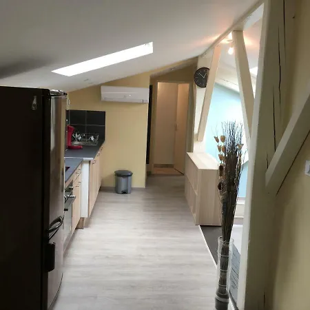 Appart 4 Personnes A 3 Minutes A Pied De La Cite Medievale Apartment *