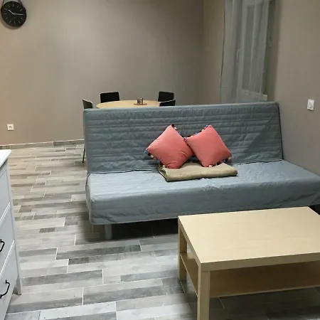 Appart 4 Personnes A 3 Minutes A Pied De La Cite Medievale Apartment