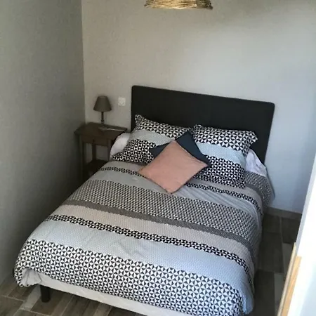 Appart 4 Personnes A 3 Minutes A Pied De La Cite Medievale Apartment