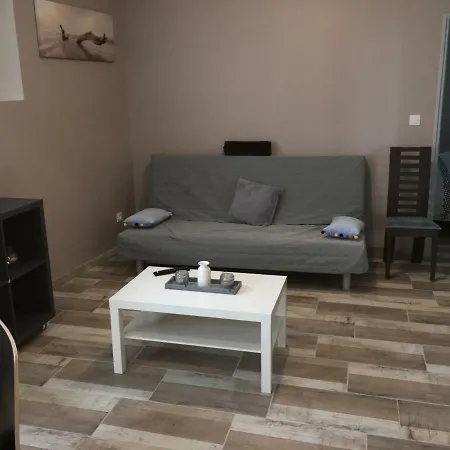 Apartment Appart 4 Personnes A 3 Minutes A Pied De La Cite Medievale
