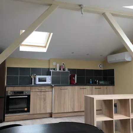 Appart 4 Personnes A 3 Minutes A Pied De La Cite Medievale Apartment *