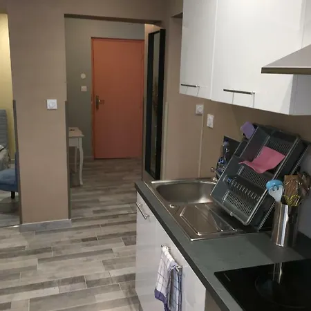 Appart 4 Personnes A 3 Minutes A Pied De La Cite Medievale Apartment Carcassonne