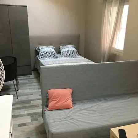 Appart 4 Personnes A 3 Minutes A Pied De La Cite Medievale Apartment *